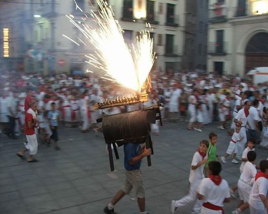 At 11.00 in the evening there is a "fire-bull" "let loose" around Estafeta street and Mercaderes for the children to play with.